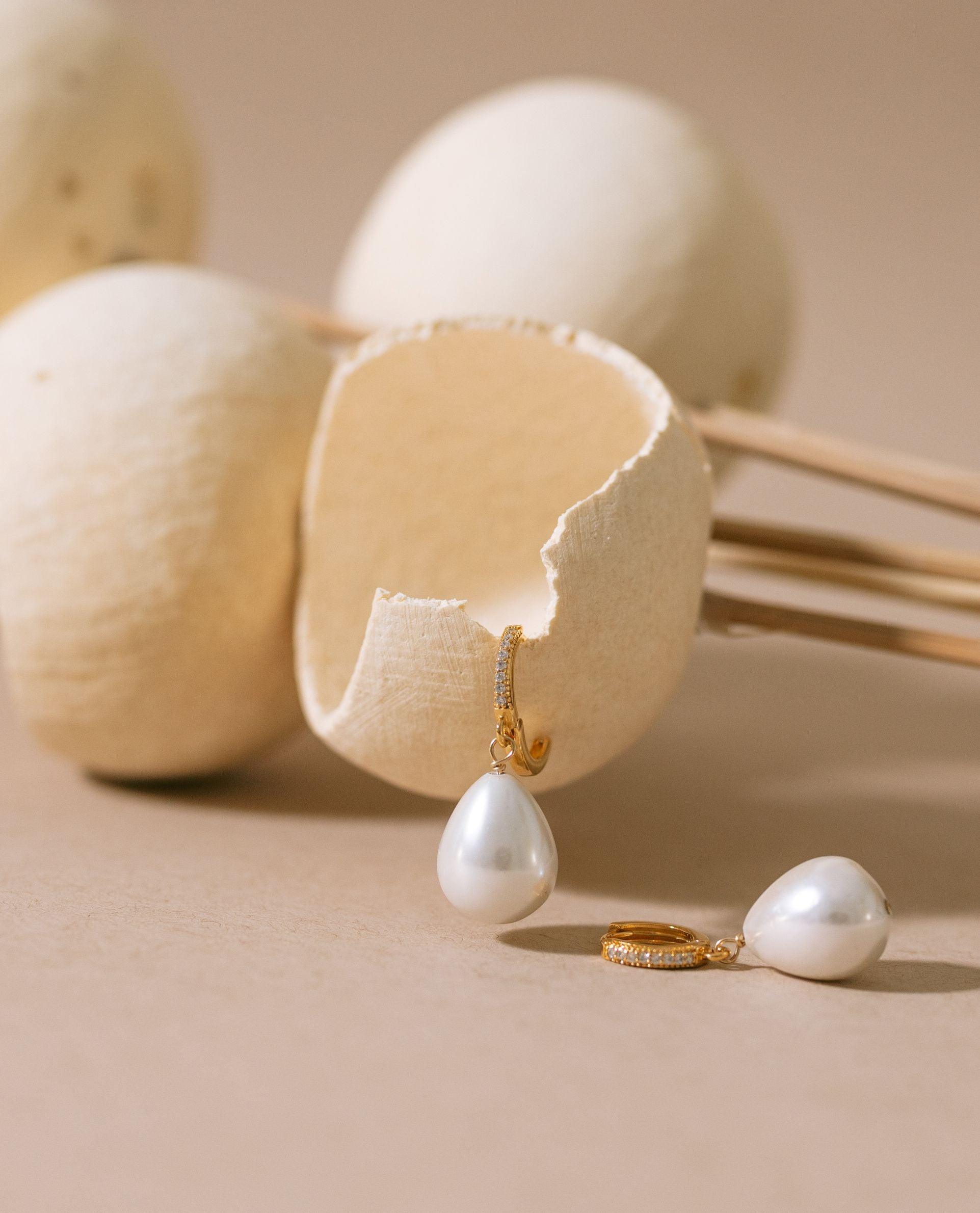 Créoles Emma nacres roses ou blanches-0